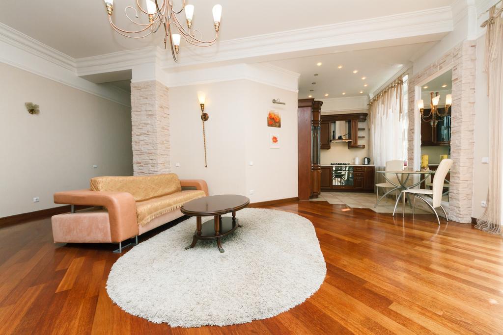 Alma Apartments Kyiv Exterior photo